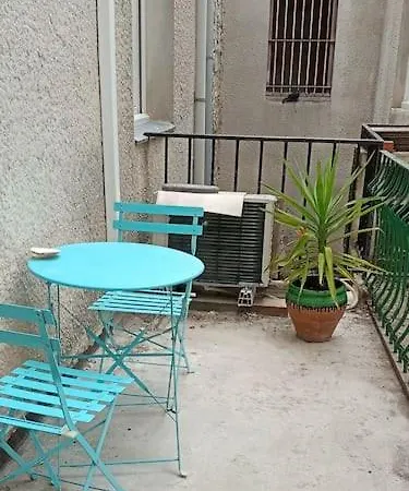 Apartment Avec Cour En Centre-ville